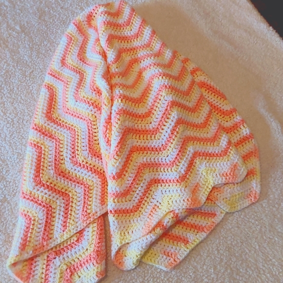 🌺 NEW Hand Made/Crocheted Afgan Style Blanket/Throw - Picture 1 of 7